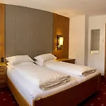 Klaus Otel 3*